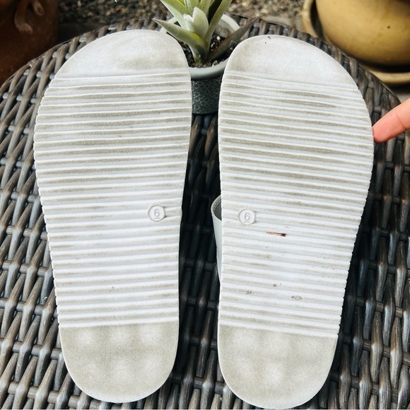 IZOD Women’s Adjustable Straps in size 6M - Picture 11 of 11